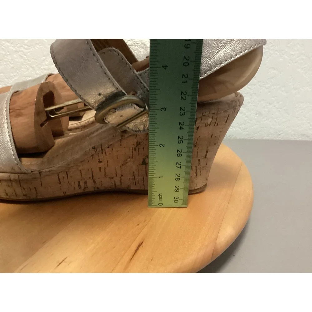 Born Wedge Sandals Womens 9 Silver Metallic Leather Cork Platform F46330